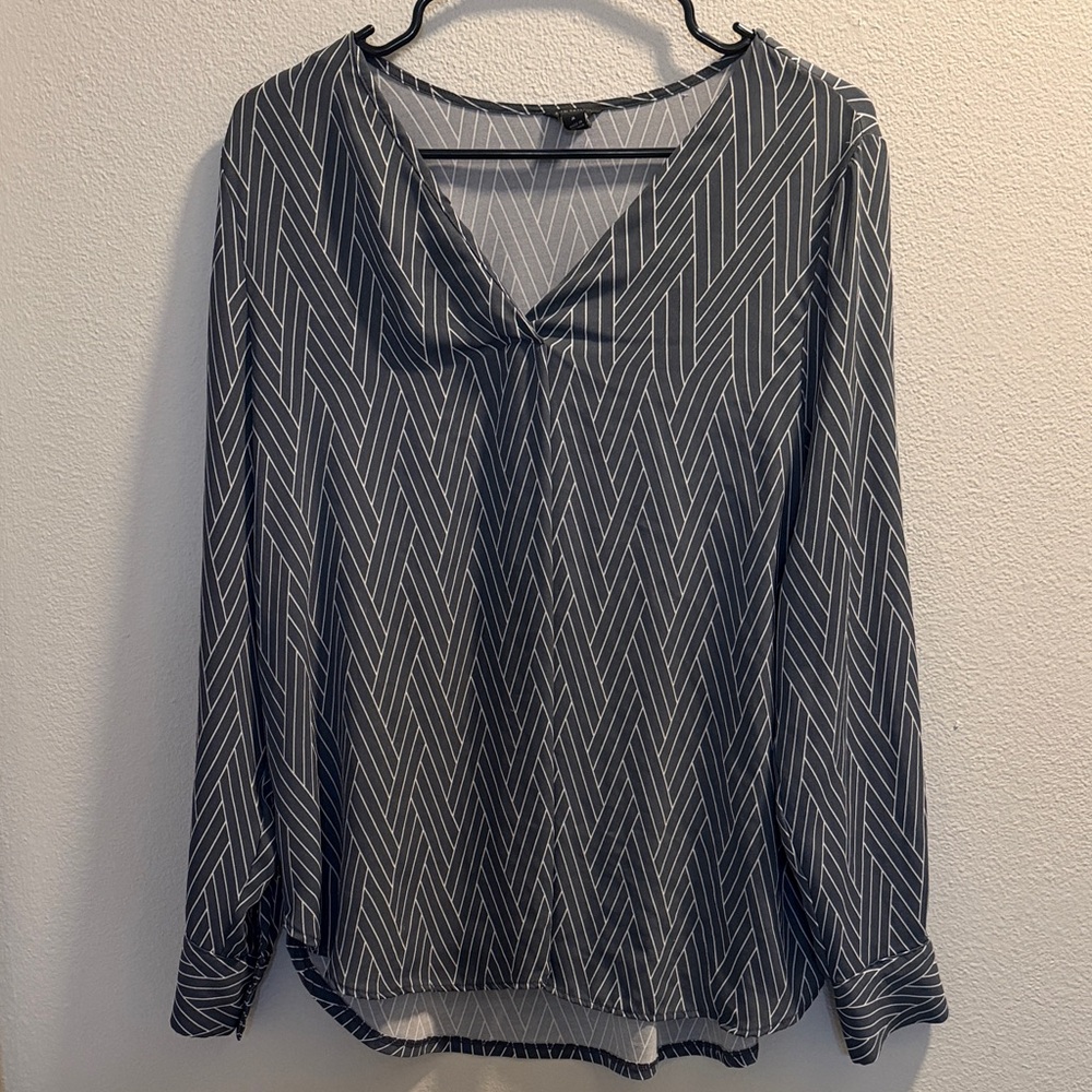 Ann Taylor Black and White Geometric Blouse